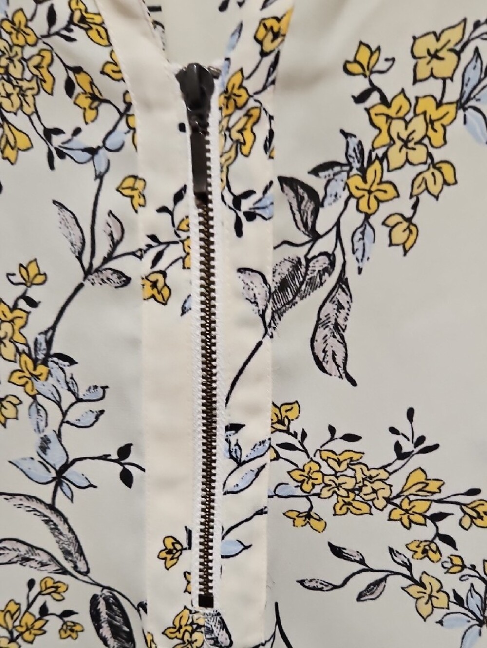 Maurices Cream Floral Zip-Front Blouse with Yellow Accents - Picture 4 of 6